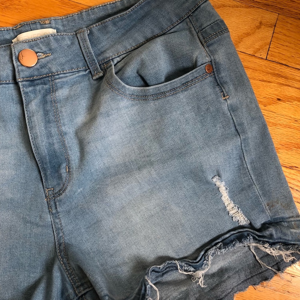 ✨Distressed Jean Shorts✨